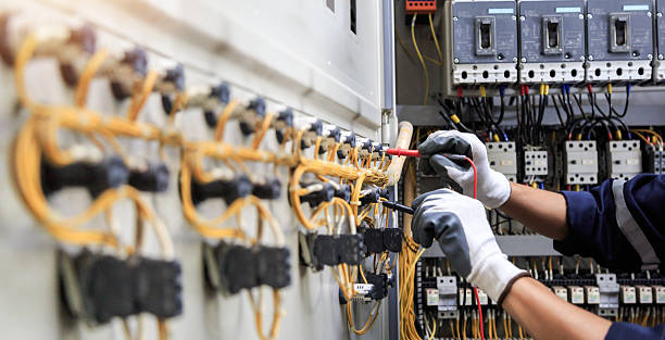Professional Electrician technician working in Hillsborough, CA